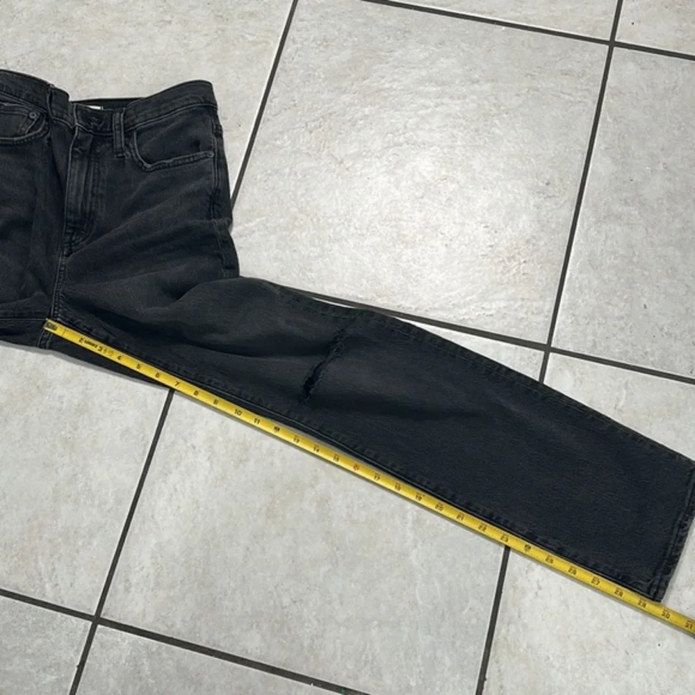 Madewell The High-Rise Slim Boyjean in‎ Caton Wash: Ripped-Knee Edition
